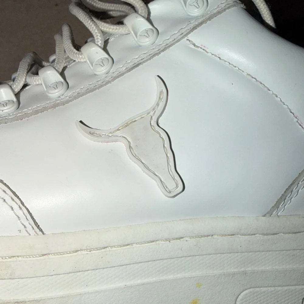 Windsor Smith Lux Platform Sneakers White Longhorn Women’s Size 8